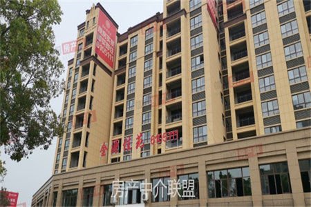 宝地城市广场2室2厅1卫83m241万包更名